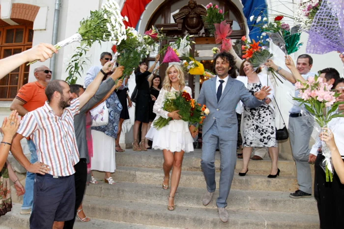 Dana Rogoz şi Radu Dragomir au avut cununia civilă cu o săptămână înainte de nuntă