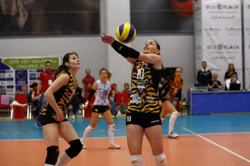 CSM Bucureşti a învins formaţia turcă Trabzon cu scorul de 3-1  în manşa tur a finalei Challenge Cup FOTO David Muntean