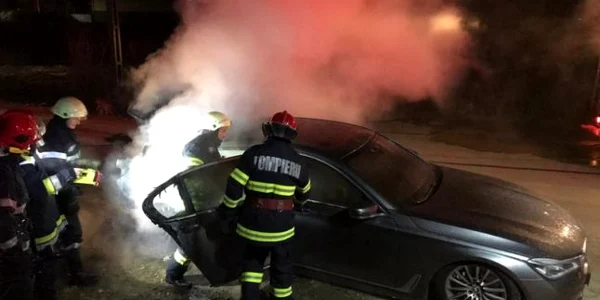 incendiu masina alba