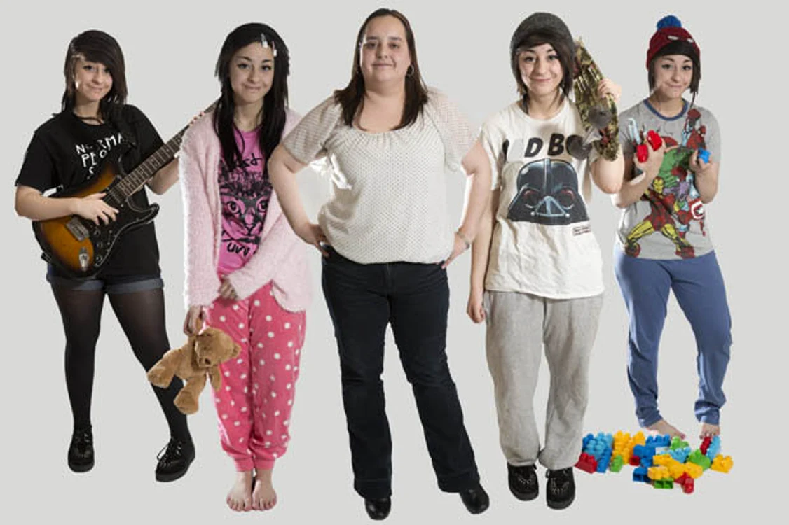
    Demi Isherwood a fost diagnosticată cu tulburare multiplă la 13 aniFoto: Daily Star  