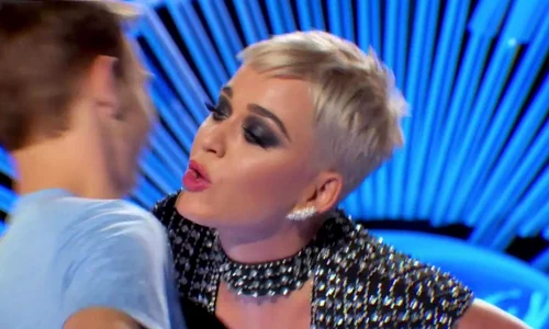 Katy Perry stuns teenager by giving him his first ever kiss on premiere of American Idol reboot jpeg