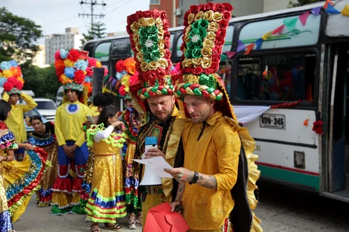 Cortea și Bordea, la carnaval. Sursa: Antena 1