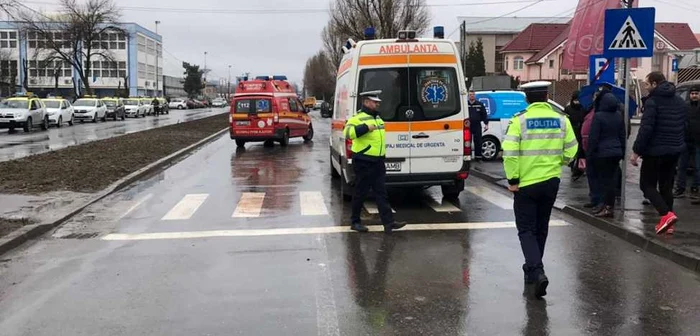 Accidentul s-a produs pe trecerea de pietoni din zona staţiei de microbuze Romtimex