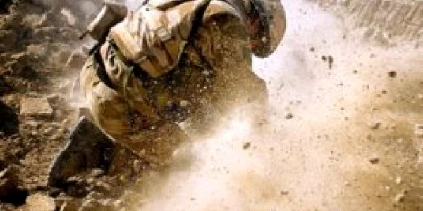 Doi militari rămân internaţi în spital după explozia din Afganistan