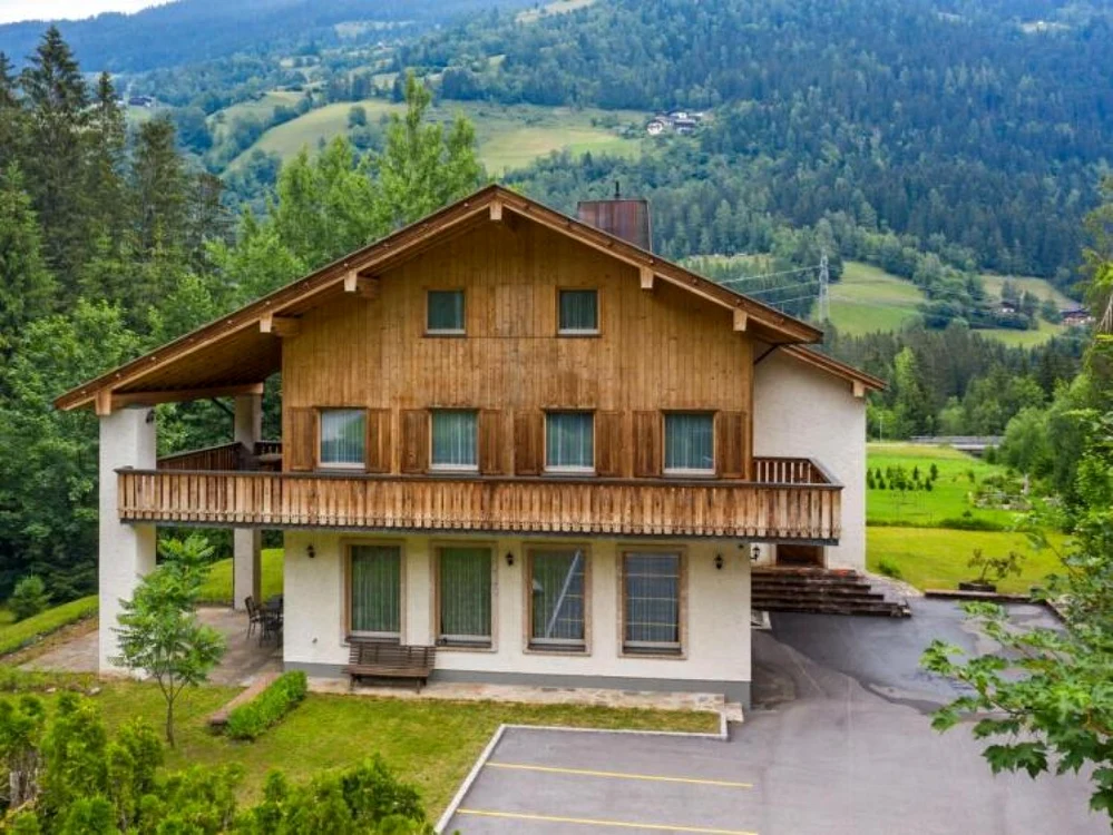 Fotografiile din anunţuri erau ale unor cabane din Austria.