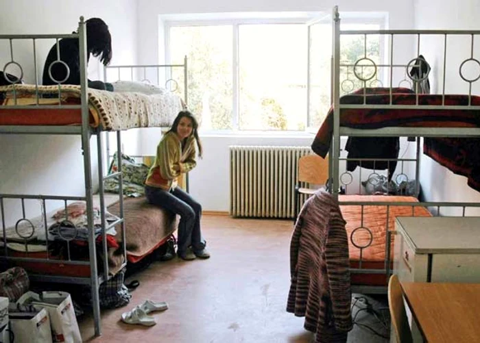
    Chefurile în cămine, interzise de parlamentari foto: www.iasi4u.ro  