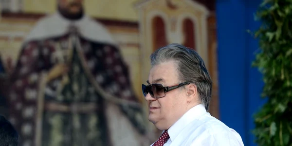 Sfanta Liturgie biserica Sf. Gheorghe Corneliu Vadim Tudor FOTO Mediafax