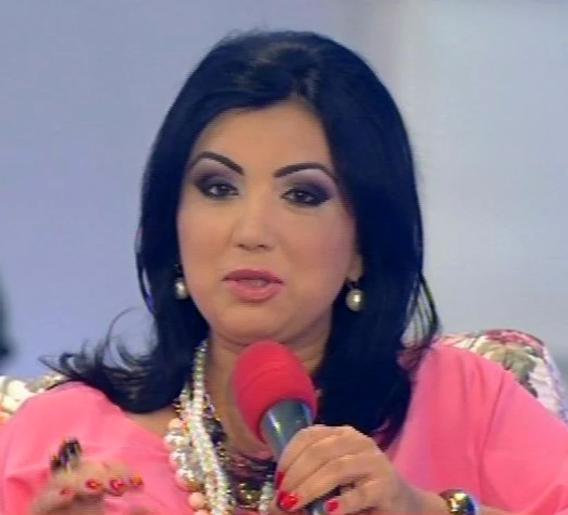 
    Adriana Bahmuțeanu  