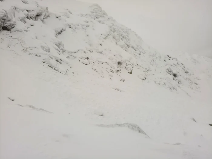 Schiori surprinşi de avalanşă în Munţii Făgăraş Foto Salvamont Sibiu