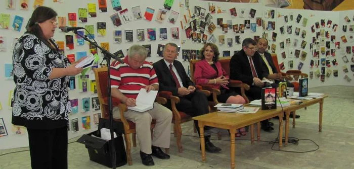 Ediţia a XX-a a salonului de carte a fost dedicată scriitorilor ialomiţeni