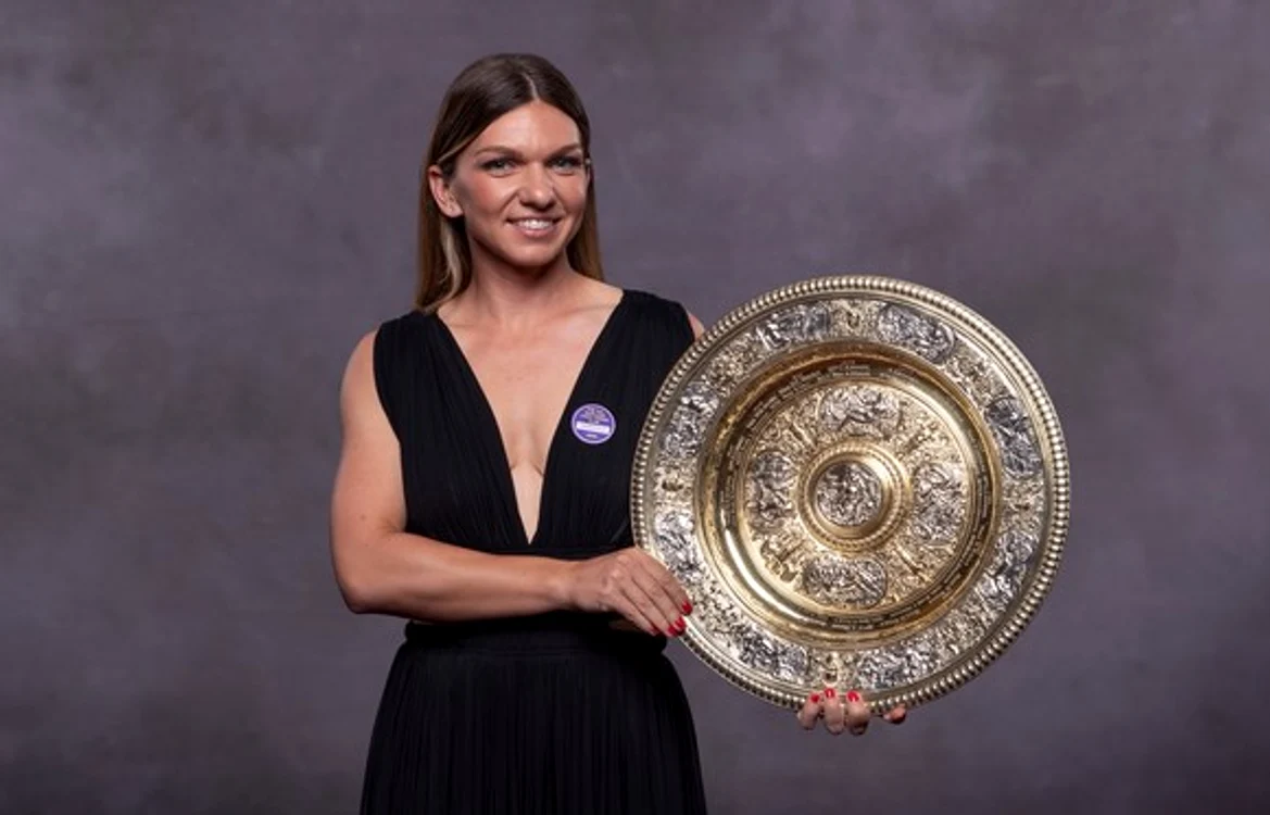 Simona Halep s-a pozat cu trupa Human Nature