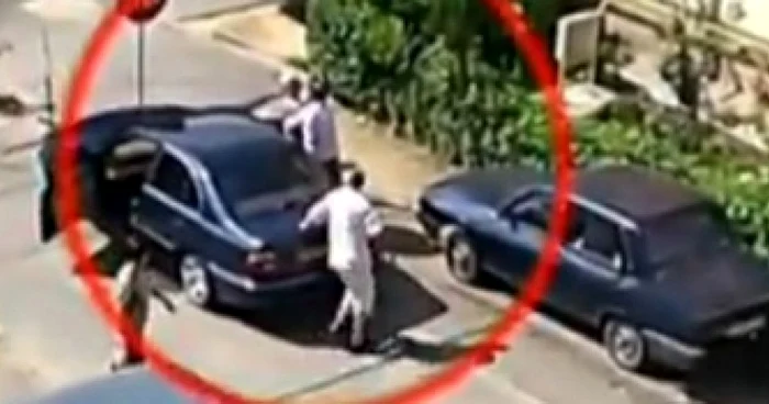 Băatie între doi poliţişti locali şi un bărbat din Craiova în plină stradă