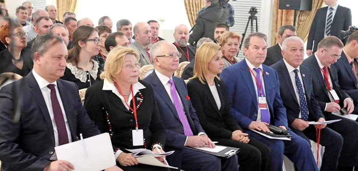 Igor Dodon, Maria Drapenko, Farit Muhametşin, Irina Vlah, Nikolai Morozov şi Dmitri Constantinov. FOTO: facebook