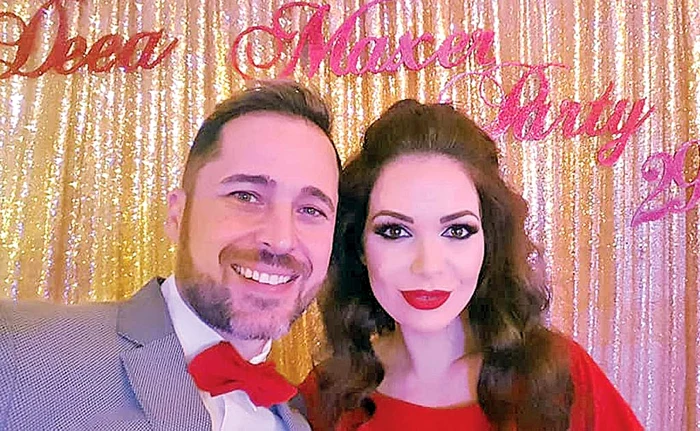 
    Dinu și  Deea au avut  80 de  invitați,  la chef   