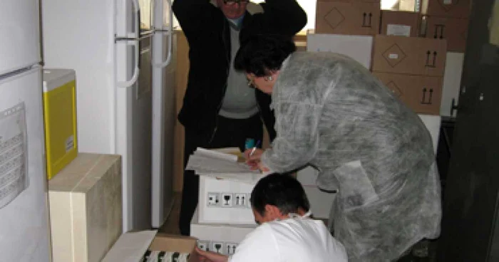 Mii de doze de vaccinuri împotriva gripei porcine au rămas neatinse