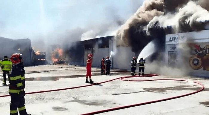 Misiunea de stingere a durat aproape 20 de ore FOTO ISU Neamț