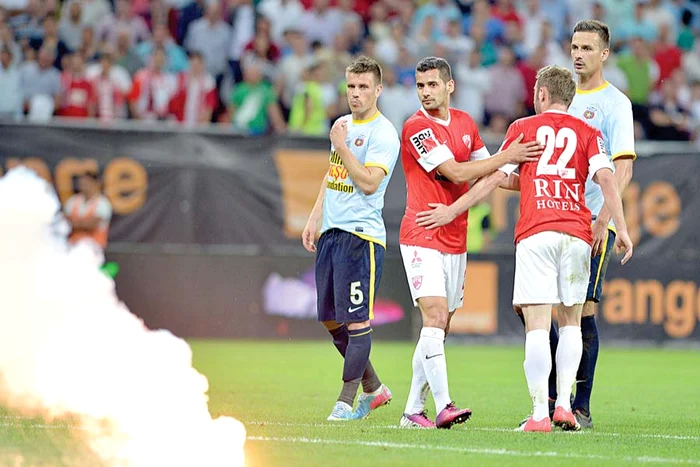 Rusescu l-a depășit  de mai multe ori  pe dinamovistul  Dragoș Grigore (Fotografii: Răzvan Păsărică)