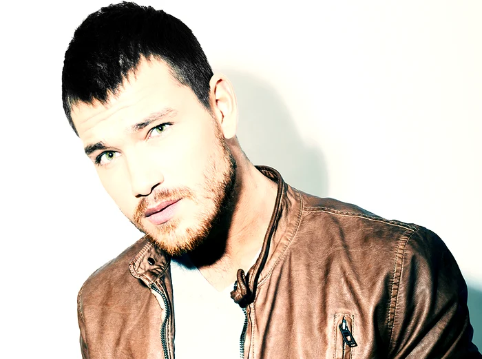 Peter Pop, pe numele real Bogdan Petre Popa, este cel mai nou artist promovat de casa de producție a lui Smiley