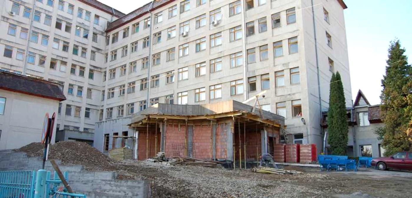 Intrarea la UPU a fost modificată pentru a putea fi primite mai multe ambulanţe în acelaşi timp