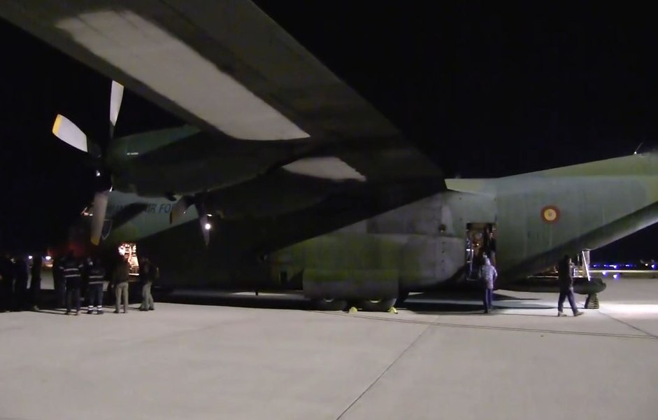 Cei 41 de români şi membri de familie evacuaţi din Fâşia Gaza au ajuns în ţară | VIDEO
