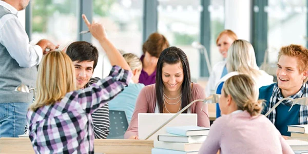 Facultăţile din străinătate nu sunt atât de inaccesibile pe cât s-ar părea  