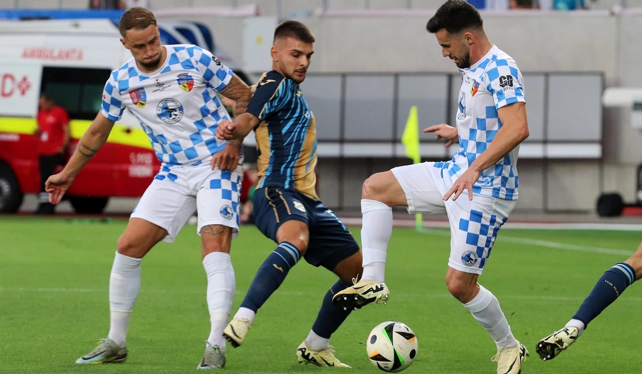 Corvinul Hunedoara, fără drept de promovare în primul eșalon (FOTO: Sportpictures)