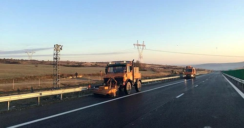 Pe loturile 3 și 4 din Autostrada Lugoj-Deva se fac asfaltări pe ultimii 3 km, pentru ca în martie să fie deschise