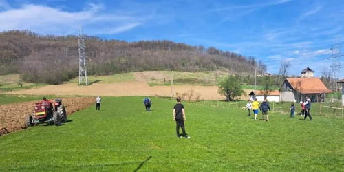 teren fotbal arat foto pandurul jpg