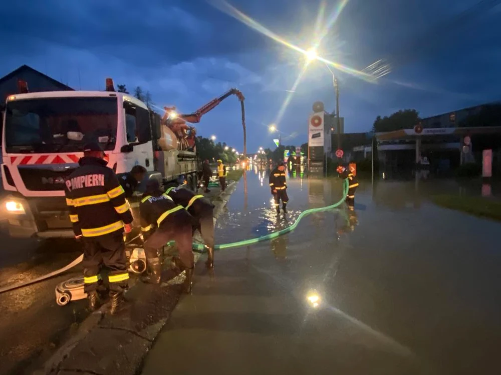 Inundaţii în mai multe judeţe FOTO ISU Hunedoara