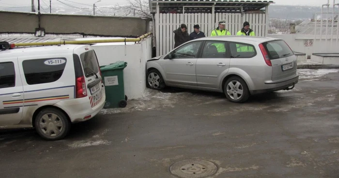 Poliţiştii şi criminaliştii au sosit la faţa locului FOTO:adevarul