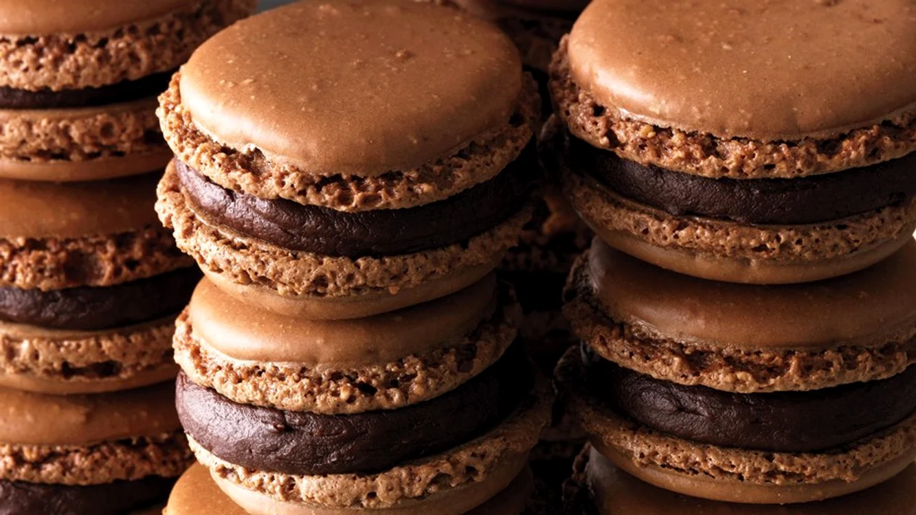 1 macarons cu ciocolata jpg jpeg