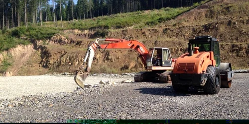 Continua lucrarile la barajul din Corbesti