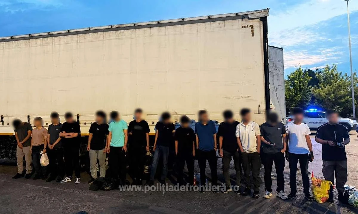 Șofer turc arestat după ce polițiștii de frontieră din Giurgiu au găsit în autocamionul său 15 imigranți