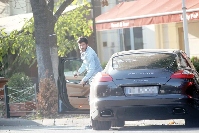 Tănase este foarte mândru de noua sa limuzinăFOTO: Mihai Ionescu