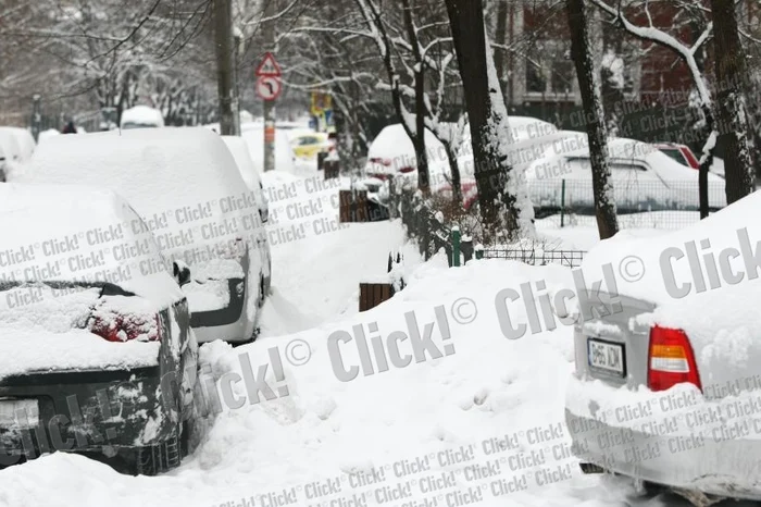 Zăpadă pe străzile Capitalei (foto: Dorin Constanda)