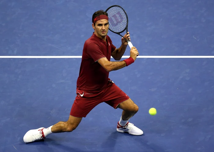 
    Roger Federer s-a plâns că a rămas fără aer în timpul meciului cu John MillmanFoto: Guliver / GettyImages  
