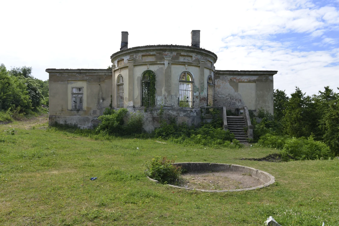 Soarta conacului Krupenski a fost pecetluită în iunie 2011 FOTO Monumenteneamţ.ro