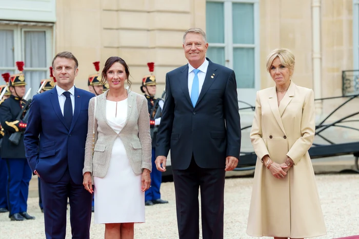 Klaus Iohannis si Carme Iohannis la Palatul Elysee inaintea ceremoniei de deschidere a Jocurilor Olimpice de la Paris Administratia Prezidentiala (1) jpg