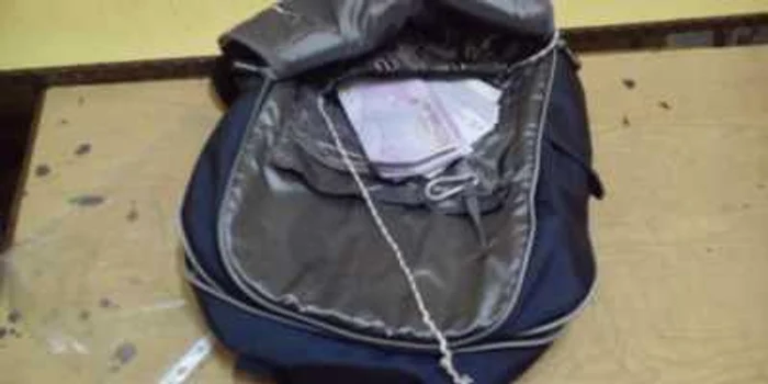 Un cetăţean chizez prins de poliţiştii de la Frontieră cu 40.000 de euro ascunşi în lenjeria intimă FOTO Adevărul