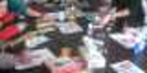 Lucrările realizate de persoanele cu dizabilităţi vor fi prezentate într-o expoziţie