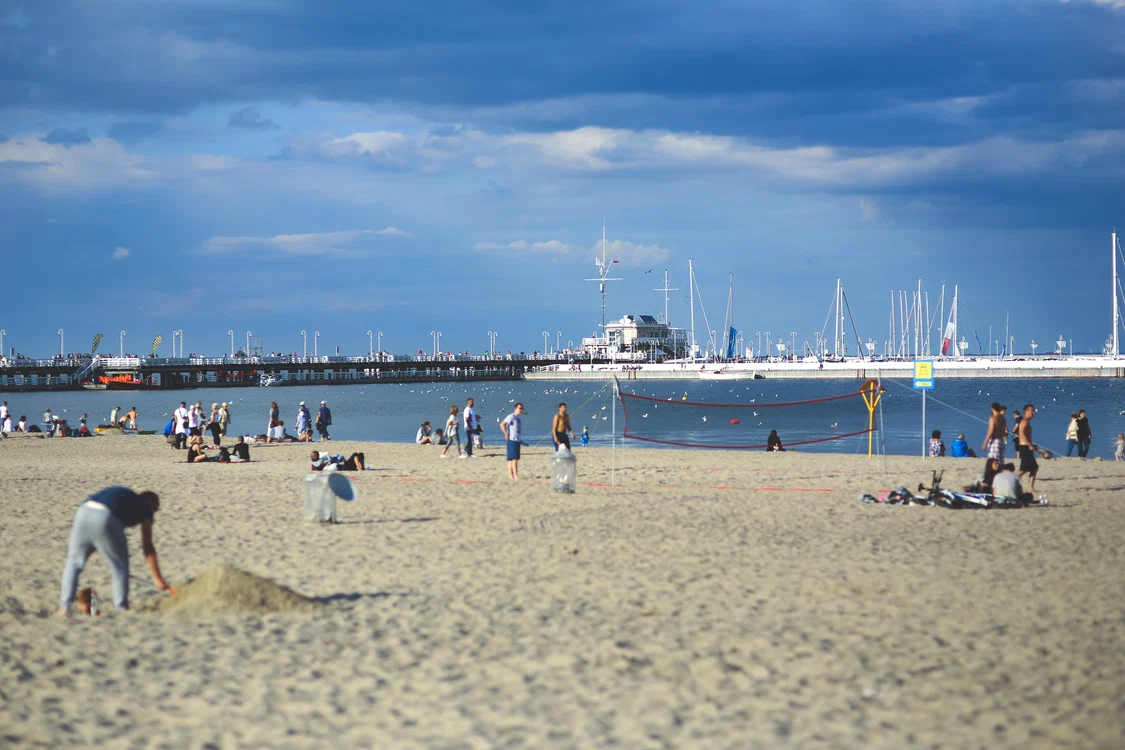 Orașul are plaje cu nisip fin Foto: pexels
