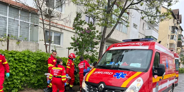Panică într-un bloc din Sibiu în urma izbucnirii unui incendiu Foto ISU Sibiu jpg