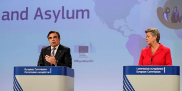 Comisarii europeni Margaritas Schinas şi Ylva Johansson