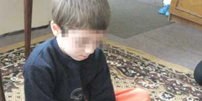 Constanţa: Copilul violat de mamă are coşmaruri noaptea