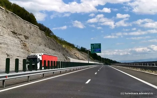 dealul liliecilro de pe autostrada lugoj deva foto daniel guta adevarul