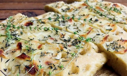 1 foccacia cu usturoi png png