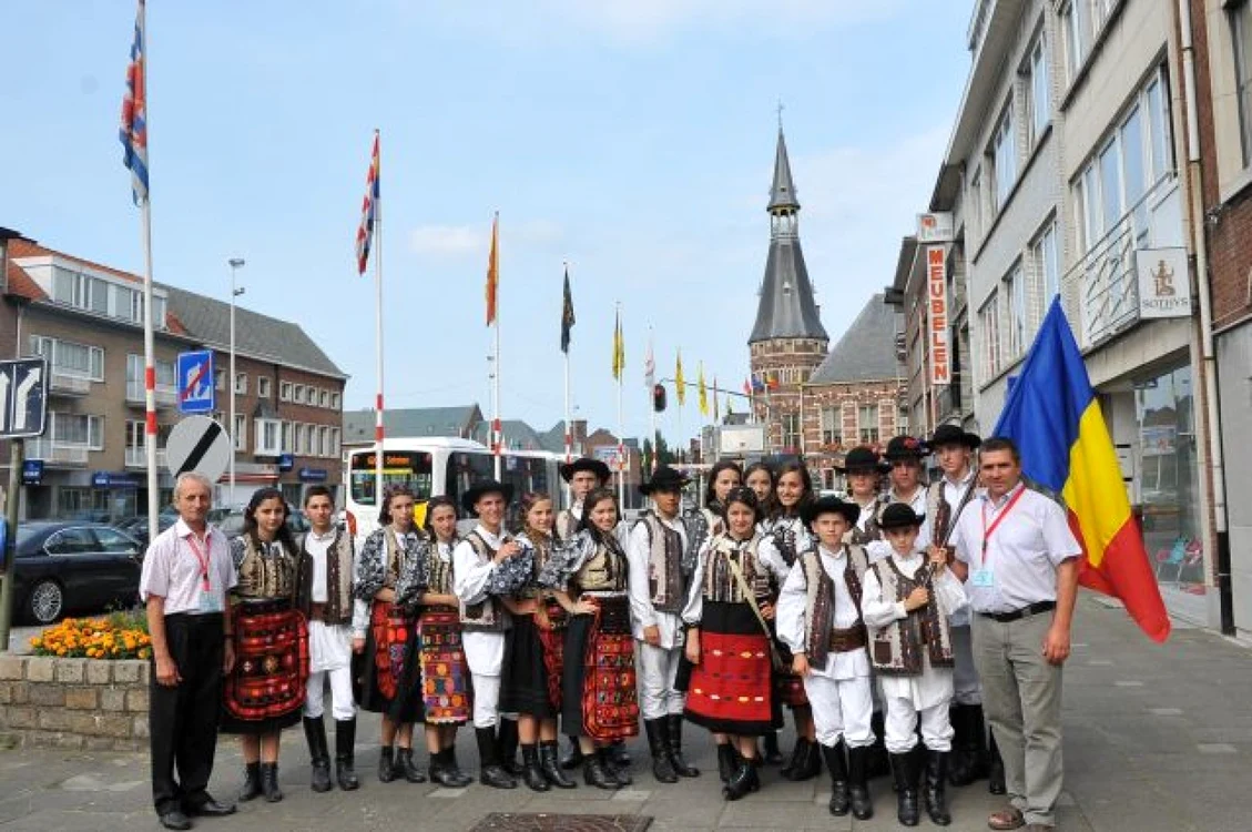 Dansatorii români au fîcut senzaţie în Belgia. FOTOnewsbv.ro