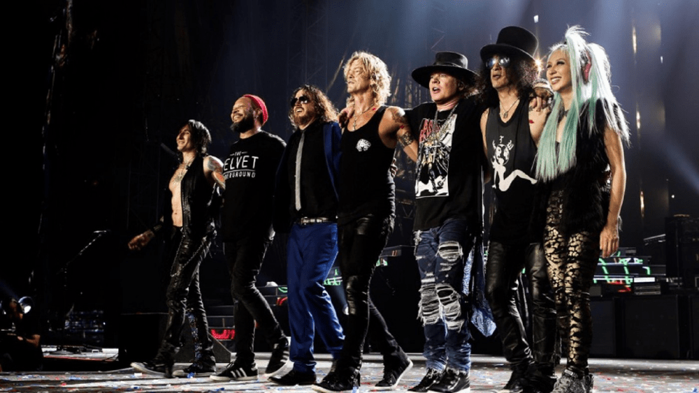 Guns N' Roses a dat în judecată un magazin online de arme care îi folosea numele