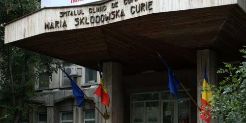 Rareş Zainea a fost dus de părinţii lui pentru un consult ortopedic la spitalul „Marie Curie“