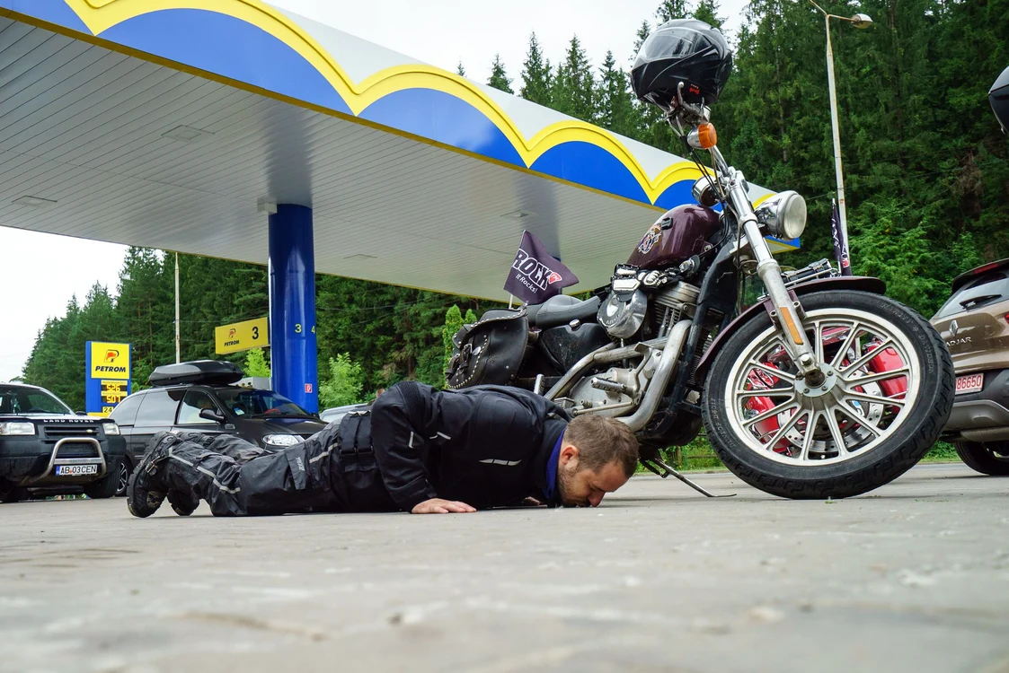 Asfalt uscat. Este tot ce-şi poate dori un motociclist